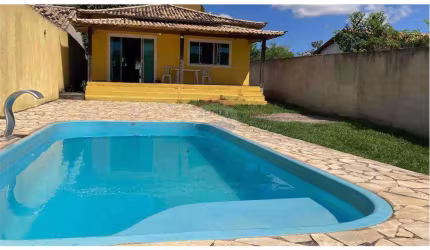 Oportunidade! Casa na Rasa: 3 Quartos, Piscina, e Natureza!!