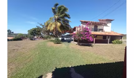 Rancho de 5000m² por 1.500.000, Piscina, Galpão com cozinha comunitária e vestiários, duas casas, kitnet, campinho, vista!