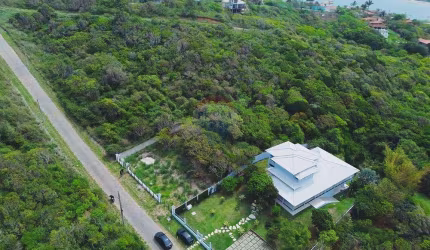 Terreno poucos metros da praia da Ferradura com RGI ok e Projeto aprovado! Melhor valor do mercado!
