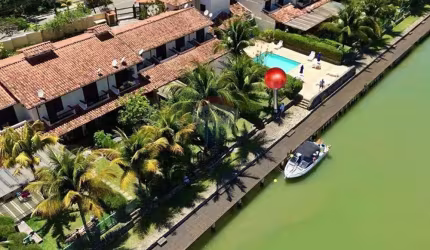 OPORTUNIDADE Casa a beira do canal da Marina em Búzios com ótimo preço