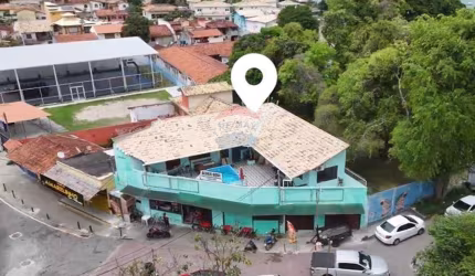 Propriedade Residencial e Comercial à Venda a 100 mts da Orla Bardot