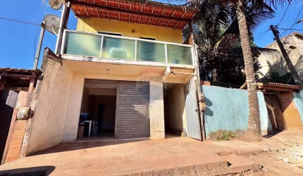 Oportunidade: Casa com Loja à venda em Cabo Frio!