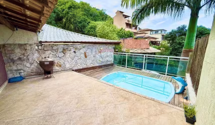 Casa à venda com Piscina no Trevo da Barbuda em Manguinhos - Búzios