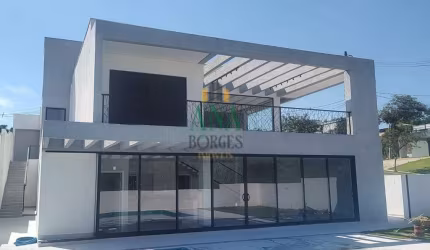 Sobrado com 03 suítes em Condomínio
