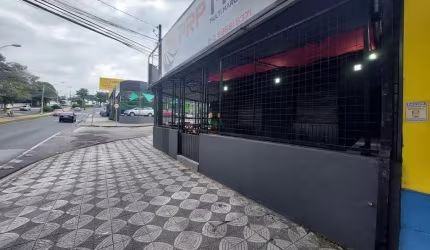 Casa de Esquina Para Fins Comerciais