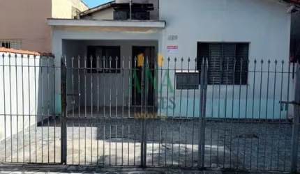 Casa  em ótima localização lugar prevelegiado, perto de padaria,mercado escola etc