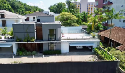 CASA DE ALTO PADRÃO EM CONDOMÍNIO FECHADO