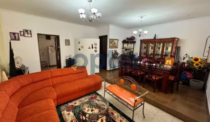 CASA COM 270,00 M², BAIRRO SANTO ANTONIO, 03 DORMITÓRIOS SENDO 01 SUITE -SÃO CAETANO DO SUL.