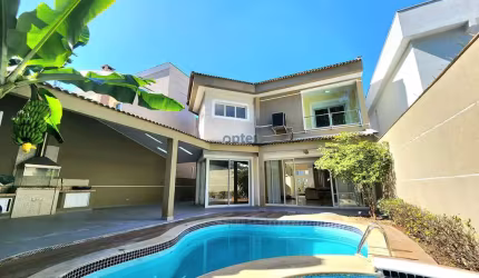 Casa de Alto Padrão 3 suítes, 4 vagas e Piscina  à Venda no condomínio Forest Hills no bairro Anchieta