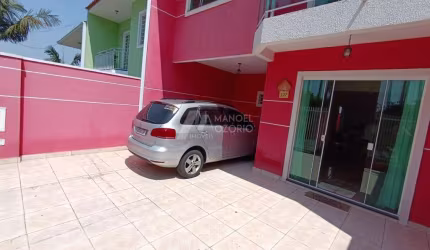 Sobrado à Venda em Vila Nova - Araucária: 3 Dormitórios por R$650000