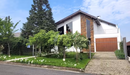 Casa à Venda em Barigui, Araucária: 4 Dormitórios, 298m²