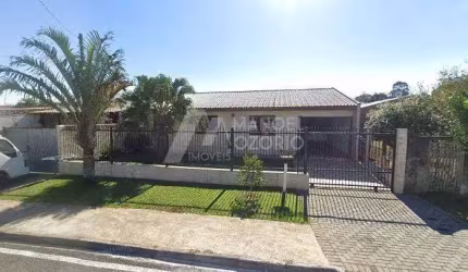 Casa à Venda em Costeira, Araucária: 3 Dormitórios por R$680.000
