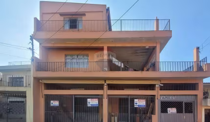 Vende- se Sobrado com 3 andares, localizado na Rua Osório de Castro, 307, Vila Inglesa