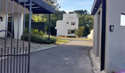 Terreno em condomínio, 276 m2, no São Lourenço