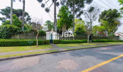 Amplo terreno no Bom Retiro, ótima localização.