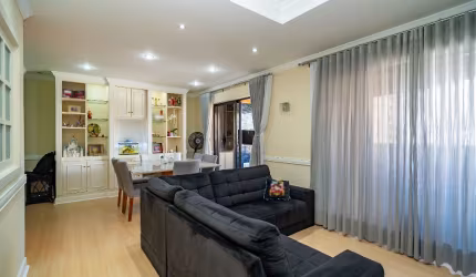 ÓTIMO APARTAMENTO NO CABRAL, 3 QUARTOS, 2 VAGAS !!