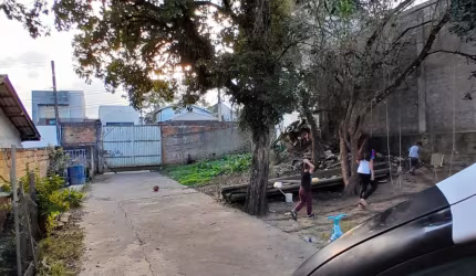 Terreno plano,  ZUD 3 em Colombo com 468 m²