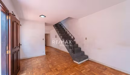 Aconchegante casa tipo para venda com 3 quartos, sendo 1 suíte, 119m²