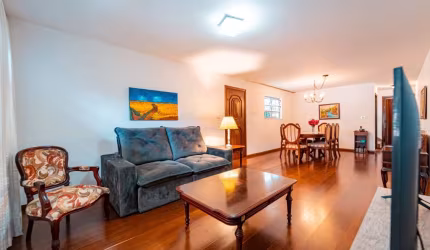Versátil casa tipo para venda com 3 quartos, sendo 1 suíte, 160m²
