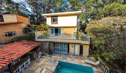 Sensacional sobrado para venda com 5 quartos, sendo 3 suítes, 530m²
