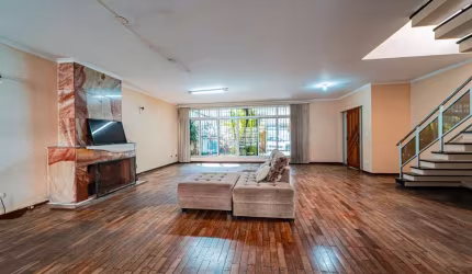 Atraente casa tipo para venda com 4 quartos, sendo 3 suítes, 481m²