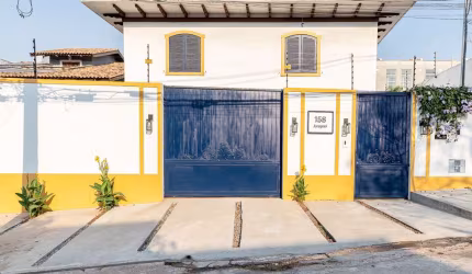 Excelente casa tipo para venda com 4 quartos, sendo 1 suíte, 450m²