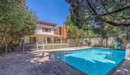 Atraente casa tipo para venda com 7 quartos, sendo 4 suítes, 485m²