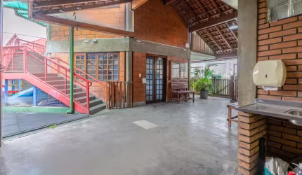 Agradável casa comercial para venda, 279m²