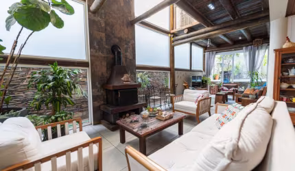 Sensacional casa tipo para venda com 4 quartos, sendo 4 suítes, 326m²