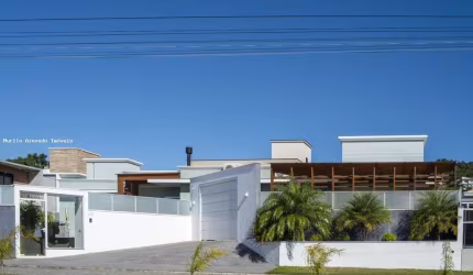 Casa 3 dormitórios para Venda em Florianópolis, Ingleses do Rio Vermelho, 3 dormitórios, 2 suítes, 4 banheiros, 2 vagas