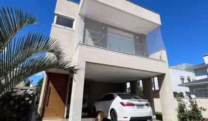 Casa 3 dormitórios para Venda em Florianópolis, São João do Rio Vermelho, 3 dormitórios, 1 suíte, 4 banheiros, 2 vagas