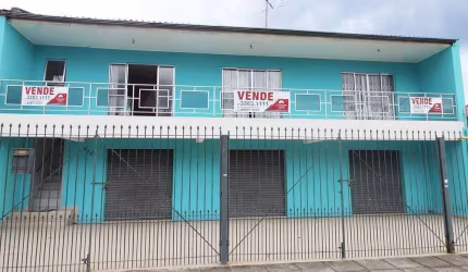 Sobrado com 200m² 3 quartos, à venda, no bairro Uberaba em Curitiba