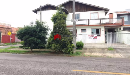 Sobrado com 180m² 3 quartos, à venda, no bairro Campo Largo da Roseira em São José dos Pinhais