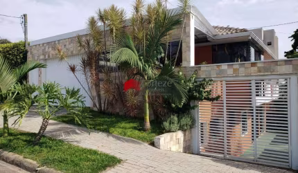 Sobrado com 159m² 5 quartos, à venda, no bairro Afonso Pena em São José dos Pinhais
