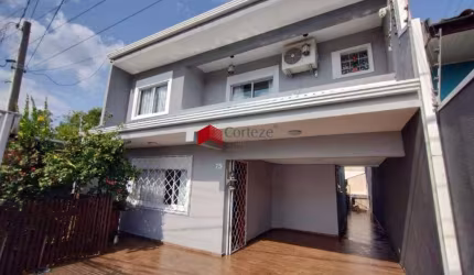 Sobrado com 200m² 4 quartos, à venda, no bairro Colônia Rio Grande em São José dos Pinhais