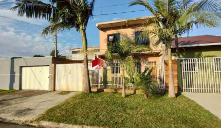 Sobrado 3 quartos sendo uma suíte e área comercial