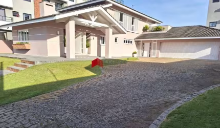 Sobrado com 334,02m² 4 quartos, à venda, no bairro São Pedro em São José dos Pinhais