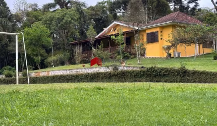 Chácara com 220m² 2 quartos, à venda, no bairro Contenda em São José dos Pinhais