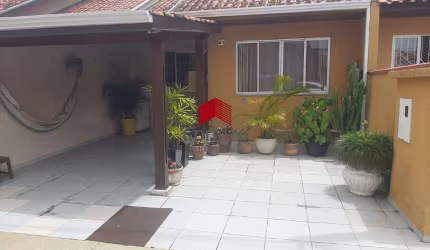 Residência 2 quartos com suíte á venda no Uberaba.