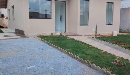 Linda casa próximo a sada transportes pronto para morarar
