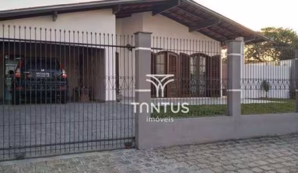 Casa com 3 dormitórios para alugar, 271 m² por R$ 4.800,00/mês - Cajuru - Curitiba/PR