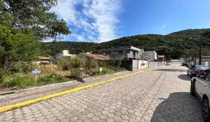 Terreno em Zimbros