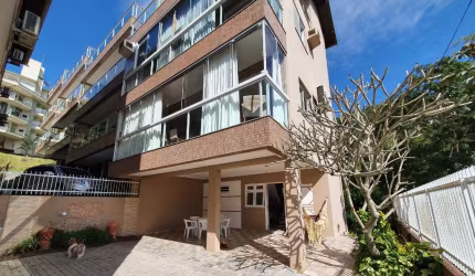 Triplex para venda na praia de Bombas