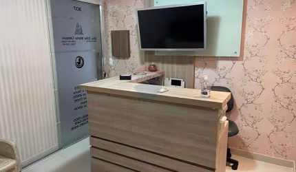 Sala Comercial à Venda na Av. Djalma Batista