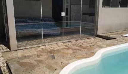ótima Edícula com piscina, terreno de 250m²