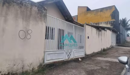 Casa a venda em ótima localização
