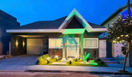 Linda casa térrea com 170m2 de construção e terreno de 300m2.
