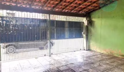 EXCELENTE CASA, EM OTÍMA LOCALIZAÇÃO