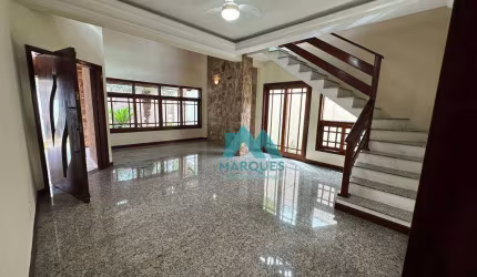 Linda Casa a Venda próximo ao Clube Jequitibá!