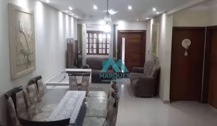Excelente casa de terreno inteiro no Esperança